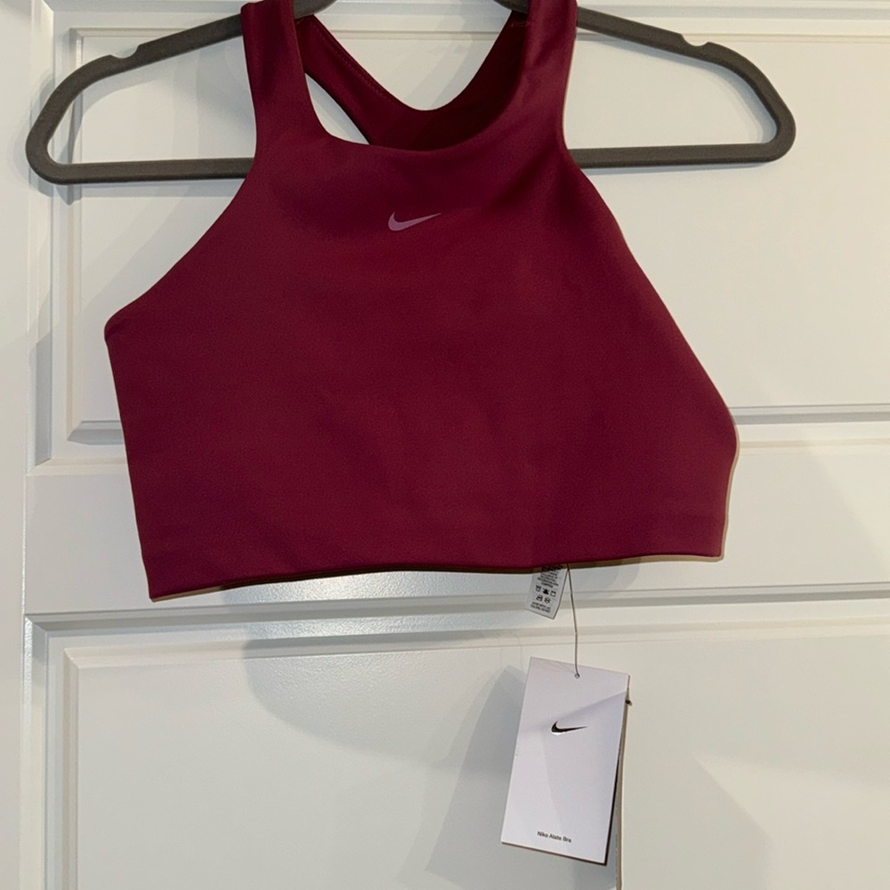 Medium support women’s Nike Alate training sports bra